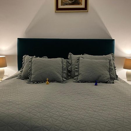 Square 12 Osijek Apartment ภายนอก รูปภาพ