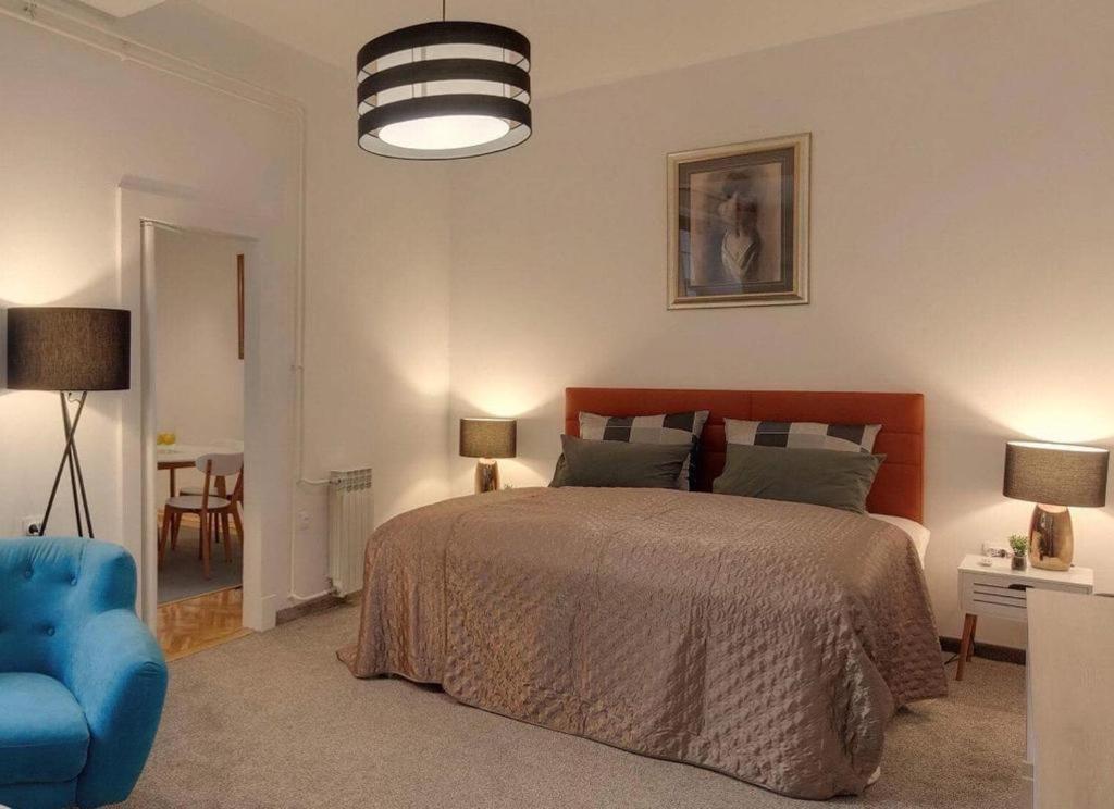 Square 12 Osijek Apartment ภายนอก รูปภาพ