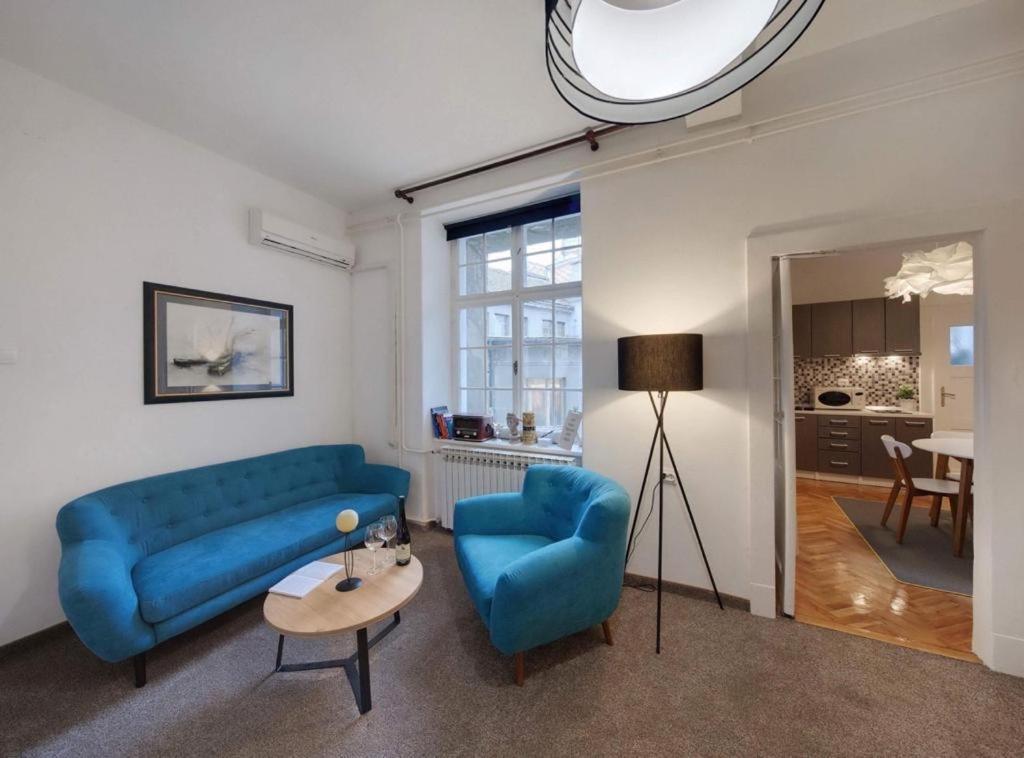 Square 12 Osijek Apartment ภายนอก รูปภาพ