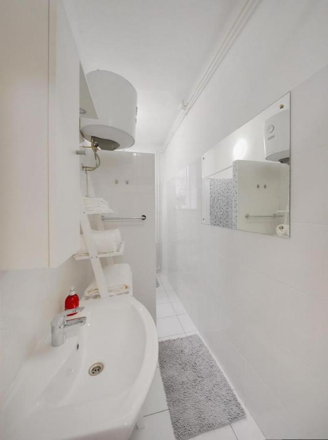 Square 12 Osijek Apartment ภายนอก รูปภาพ