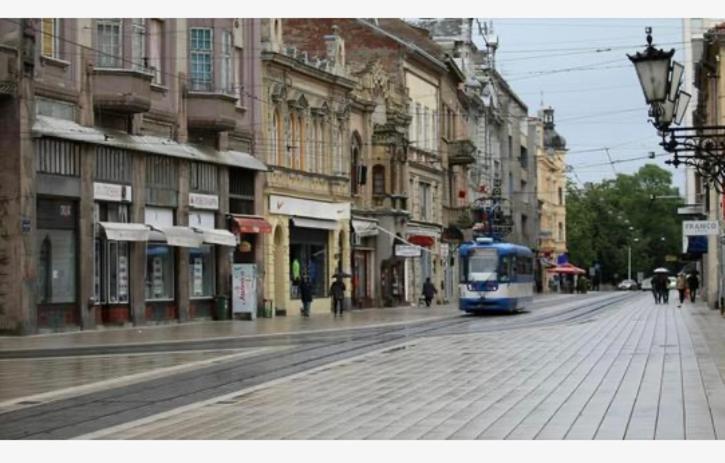 Square 12 Osijek Apartment ภายนอก รูปภาพ