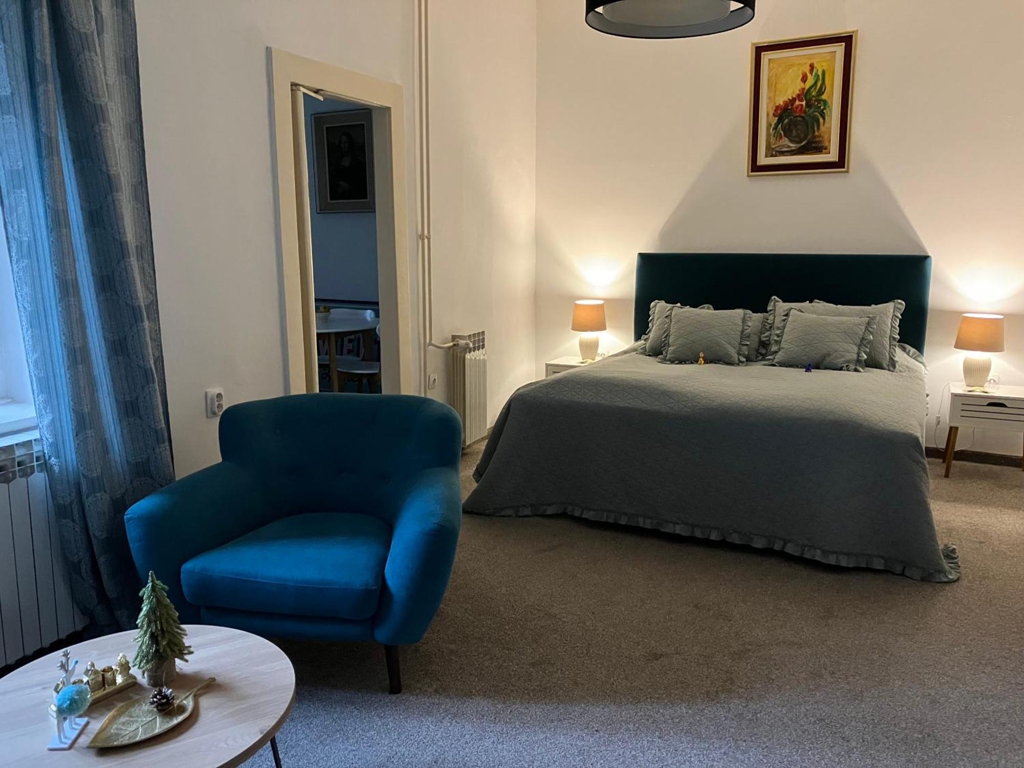 Square 12 Osijek Apartment ภายนอก รูปภาพ